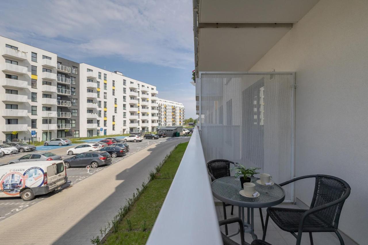 Comfy Apartment Pachonskiego With Parking In Krakow By Noclegi Renters Eksteriør bilde