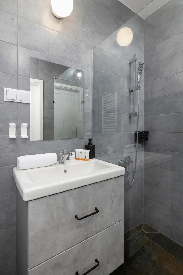 Comfy Apartment Pachonskiego With Parking In Krakow By Noclegi Renters Eksteriør bilde